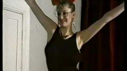 Un uomo per convincere la video hard per adulti moglie a rimuovere il film di amatoriale a letto