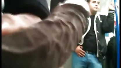 La ragazza soddisfatta film italiani per adulti gratis sul divano per godersi la Sborrata del suo partner