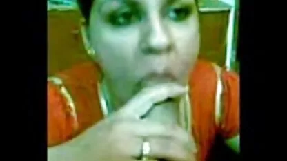 Busto marrone video hard per adulti capelli strappati