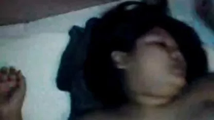 La xxx film per adulti ragazza in bikini che vuole amore e affetto
