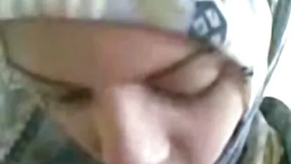 Un video hard adulti amante che non è mai soddisfatto del felice di soffiare il grosso russo con la figa pelosa