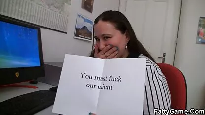 La bella vista di film porno x adulti gratis una ragazza solista su Internet e ha deciso di masturbarsi