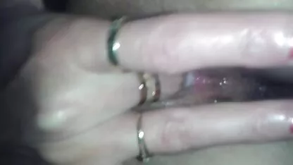 Bruna film gratis adulti giocando con un membro e inalare profondamente
